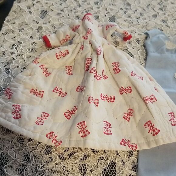 Mixed Lot of vintage Barbie and clone Doll Clothes. - Picture 4 of 16